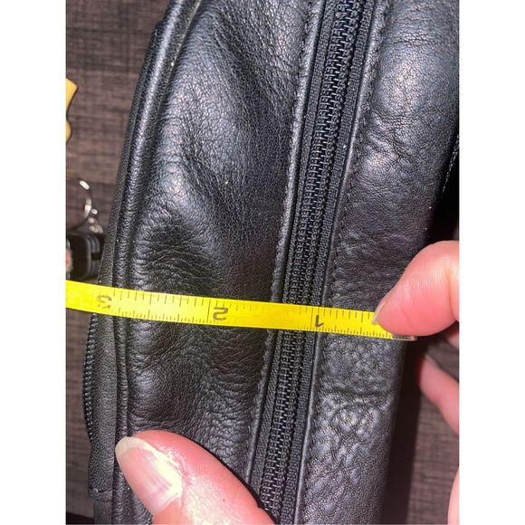 FOSSIL vintage black leather fanny pack waist bag RARE - Picture 16 of 16